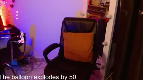 Elizabeth Martinez online show from 02/24/25, 08:14