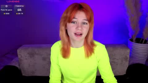 Snapshot of elizabeth_rready chatting on 06/19/26, 02:05 Elizabeth online show from 06/19/26, 02:05