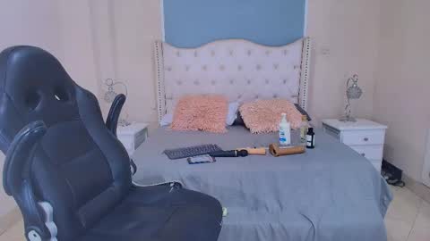 Snapshot of elizabeth_santos1 chatting on 05/16/26, 12:07 Elizabeth online show from 05/16/26, 12:07