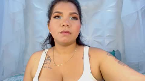 Snapshot of elizabeth_suan_ chatting on 04/08/26, 12:05 Elizabeth online show from 04/08/26, 12:05