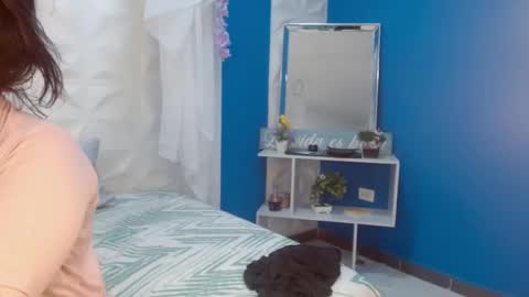 Snapshot of elizabeth_suan_ chatting on 04/12/26, 11:48 Elizabeth online show from 04/12/26, 11:48