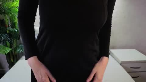 Snapshot of elizabethandersonn chatting on 03/10/26, 08:30 Elizabeth online show from 03/10/26, 08:30