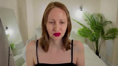 Snapshot of elizabethandersonn chatting on 03/25/26, 08:42 Elizabeth online show from 03/25/26, 08:42