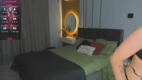 Snapshot of elizabethh_brown chatting on 11/17/25, 06:46 elizabethh_brown online show from 11/17/25, 06:46