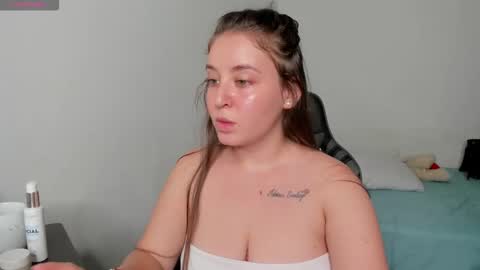 instgram aly leiv17 ---- Im model-independent online show from 11/18/25, 07:18