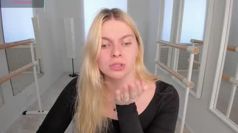elizabethmad online show from 09/25/25, 07:23