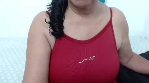 Snapshot of elizabethmiler chatting on 08/04/26, 11:29 ElizabethMiler online show from 08/04/26, 11:29