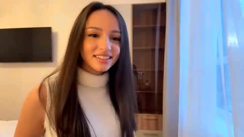 Mia online show from 12/22/25, 12:02