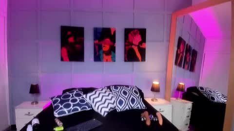  Elizabeth online show from 12/05/25, 04:21