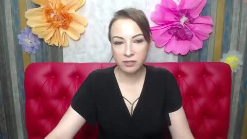 Snapshot of elizabethsho chatting on 05/30/26, 06:05 ElizabethSho online show from 05/30/26, 06:05