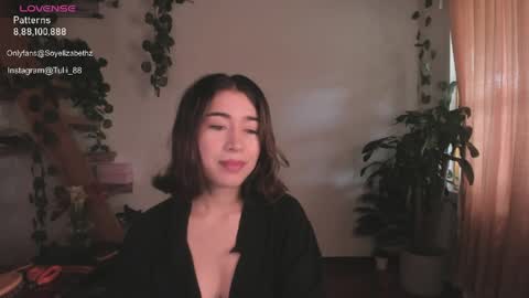 Snapshot of elizabethz chatting on 05/09/26, 01:27 Tuli online show from 05/09/26, 01:27