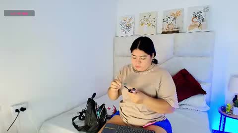 Snapshot of elizawiliamst chatting on 06/12/26, 12:15 Eliza online show from 06/12/26, 12:15