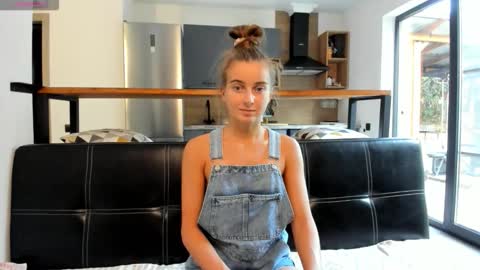 Eliz                               online show from 11/23/25, 11:43