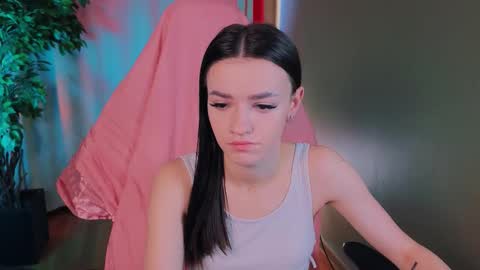 elizzza_ online show from 09/26/25, 05:33