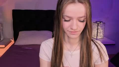 Snapshot of elizzza_ chatting on 04/21/26, 05:36 elizzza_ online show from 04/21/26, 05:36