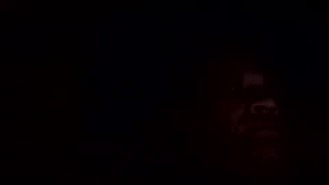 Snapshot of eljim323323 chatting on 10/27/25, 04:05 eljim323323 online show from 10/27/25, 04:05