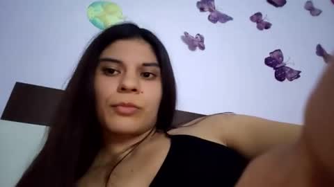 Snapshot of ella521985 chatting on 04/23/26, 06:32 ella521985 online show from 04/23/26, 06:32