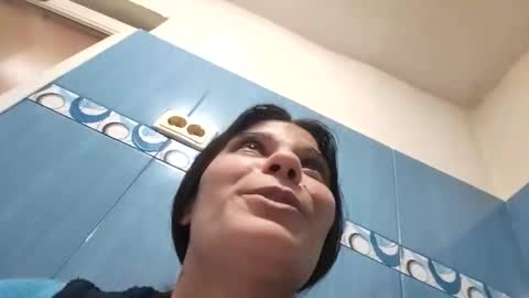 Snapshot of ella521985 chatting on 04/25/26, 09:12 ella521985 online show from 04/25/26, 09:12