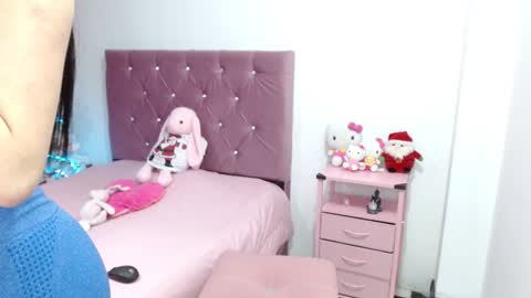 Snapshot of ella_2sweet chatting on 12/23/24, 03:07 Ella online show from 12/23/24, 03:07