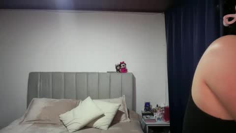 Snapshot of ella_aq chatting on 04/23/26, 05:41 Ella online show from 04/23/26, 05:41