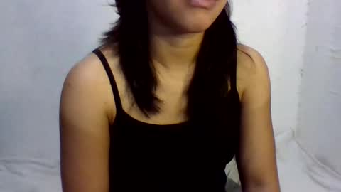 Snapshot of ella_babe25 chatting on 04/27/26, 09:24 ella_babe25 online show from 04/27/26, 09:24