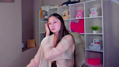 Ella online show from 11/12/25, 09:53