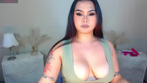 Snapshot of ella_fantasia chatting on 12/01/25, 04:12 HI ITS ME ELLA online show from 12/01/25, 04:12