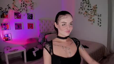 Snapshot of ella_gdss chatting on 09/21/25, 08:49 ELLA online show from 09/21/25, 08:49