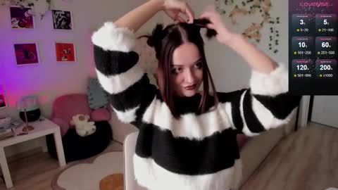 Snapshot of ella_gdss chatting on 10/19/25, 10:16 ELLA online show from 10/19/25, 10:16