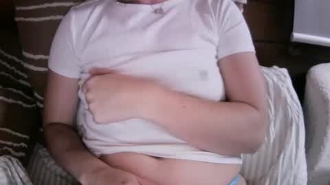 Snapshot of ella_girlnextdoor chatting on 02/17/25, 11:02 Ella - Girl Next Door online show from 02/17/25, 11:02