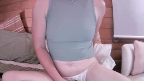 Snapshot of ella_girlnextdoor chatting on 02/25/25, 02:36 Ella - Girl Next Door online show from 02/25/25, 02:36