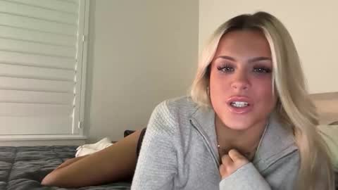 Ella online show from 12/16/25, 03:11