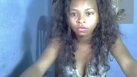 Snapshot of ella_kusih chatting on 01/19/26, 04:38 Kusih online show from 01/19/26, 04:38