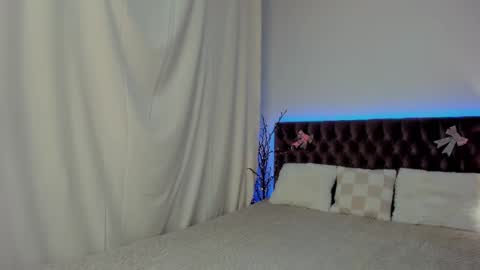 Snapshot of ella_mayers chatting on 02/12/25, 01:41 Ella Mayers online show from 02/12/25, 01:41