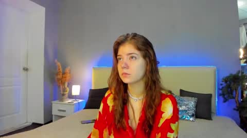 Snapshot of ella_mayers chatting on 02/23/25, 01:53 Ella Mayers online show from 02/23/25, 01:53