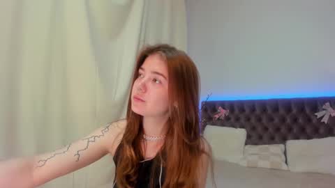 Snapshot of ella_mayers chatting on 03/03/25, 04:58 Ella Mayers online show from 03/03/25, 04:58