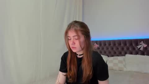 Snapshot of ella_mayers chatting on 03/08/25, 01:06 Ella Mayers online show from 03/08/25, 01:06