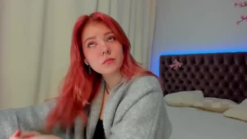 Snapshot of ella_mayers chatting on 10/04/25, 12:03 Ella Mayers online show from 10/04/25, 12:03