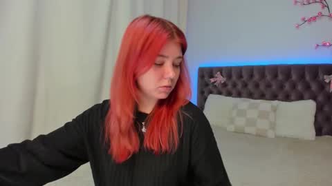Snapshot of ella_mayers chatting on 10/23/25, 12:26 Ella Mayers online show from 10/23/25, 12:26