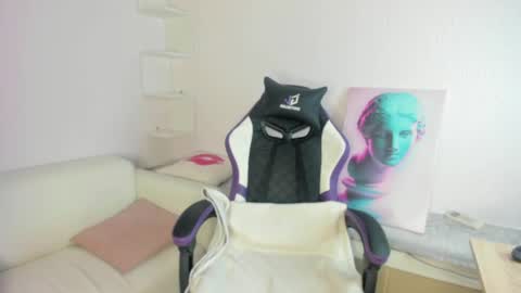 Ella online show from 04/02/26, 01:36