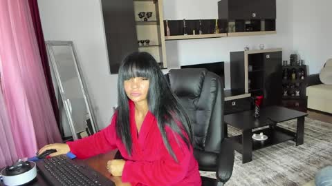 Snapshot of ella_sweety0 chatting on 04/07/26, 08:26 Ella online show from 04/07/26, 08:26