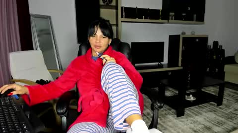 Snapshot of ella_sweety0 chatting on 04/10/26, 10:03 Ella online show from 04/10/26, 10:03