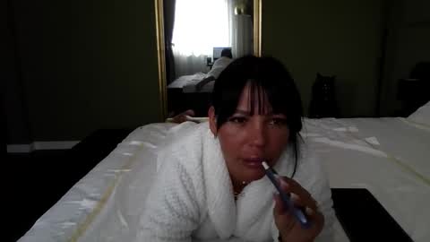 Snapshot of ella_sweety0 chatting on 06/03/26, 06:49 Ella online show from 06/03/26, 06:49