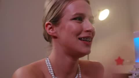 Ella online show from 01/18/25, 01:52