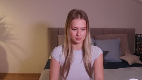 Ella online show from 01/25/25, 07:39