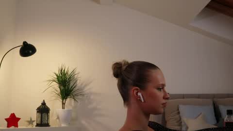 Ella online show from 02/09/25, 10:21