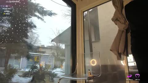 ella_vee online show from 02/28/26, 06:03