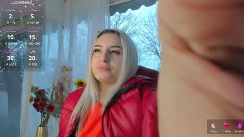 Snapshot of ella_vee chatting on 03/30/26, 04:35 ella_vee online show from 03/30/26, 04:35