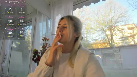 Snapshot of ella_vee chatting on 04/07/26, 05:08 ella_vee online show from 04/07/26, 05:08