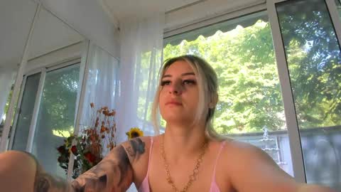 ella_vee online show from 05/25/26, 05:46